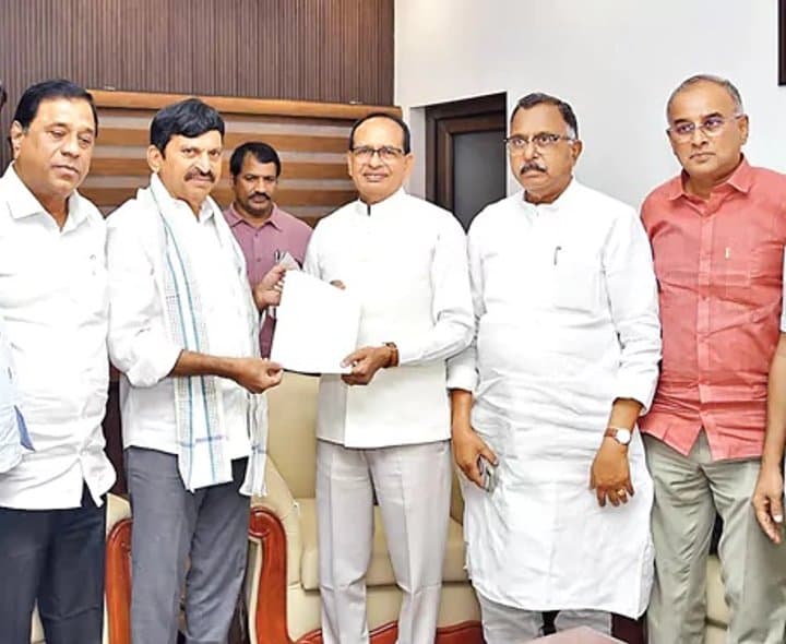 తెలంగాణకు 11.56 లక్షల ఇళ్లు - Udayam
