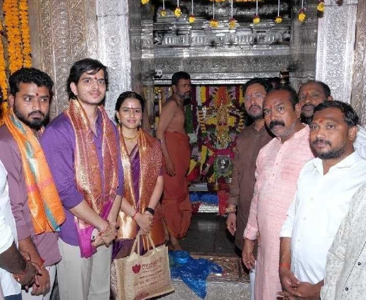 మహంకాళి అమ్మవారిని దర్శించుకున్న వైష్ణవి చైతన్య - Udayam