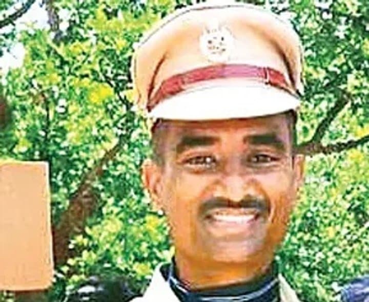 12 ఏళ్ల పట్టుదలతో గ్రూప్-1 విజయం - Udayam Digital