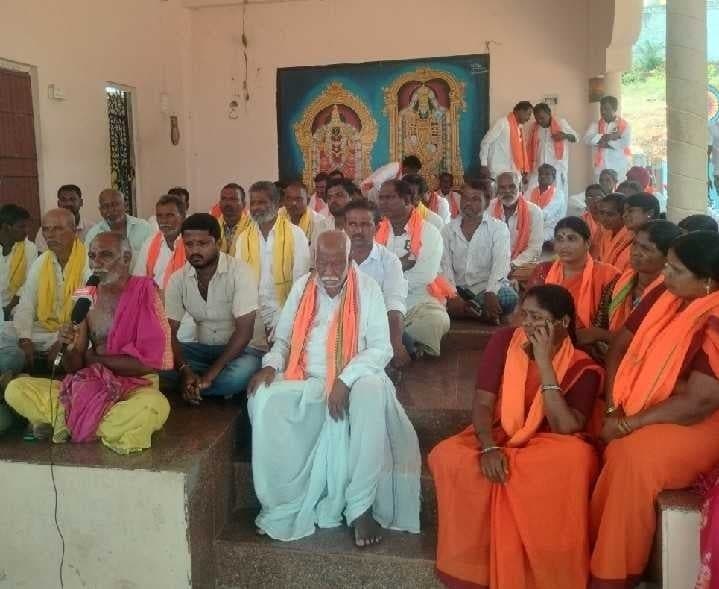 గున్ముక్లలో అఖండ భజన పోటీలు - Udayam
