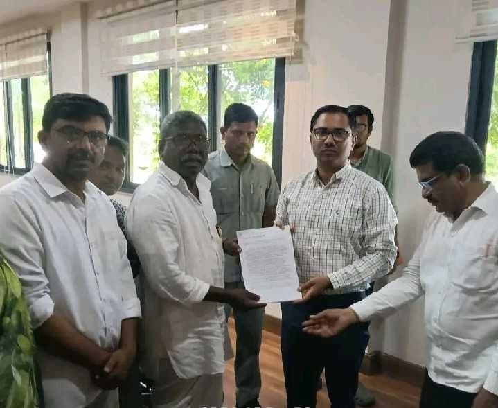 వెలుగుమట్ల బాధితులకు ఇందిరమ్మ ఇళ్లు ఇవ్వాలి - Udayam