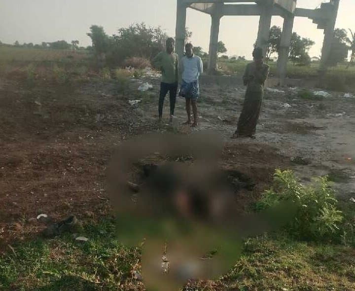 హత్య చేసి మృతదేహాన్ని కాల్చేసిన దుండగులు