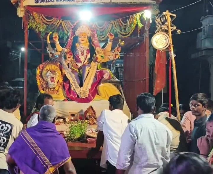 21వ డివిజన్లో ఘనంగా అమ్మవారి శోభాయాత్ర - Udayam