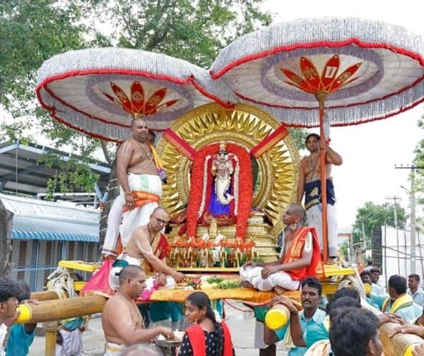 సూర్యప్రభ వాహనంపై స్వామివారి సేవ - Udayam Digital