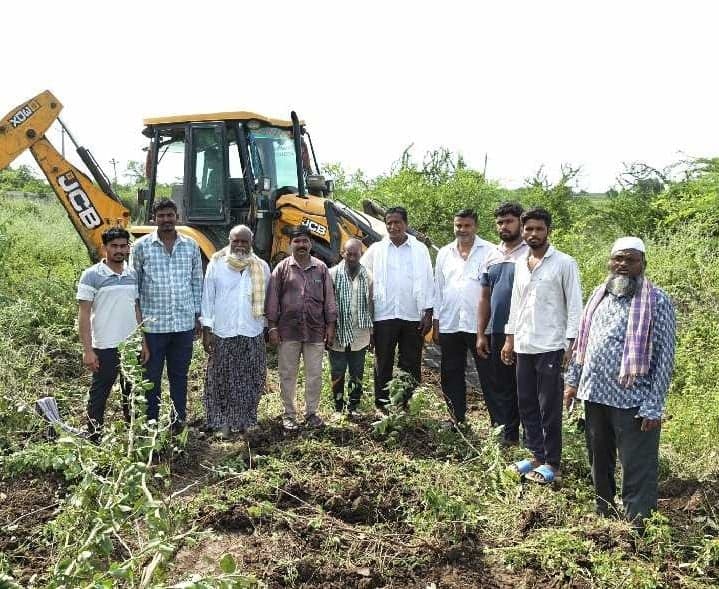 చింతలపాలెం ఖబరస్తాన్లో శుభ్రత పనులు - Udayam