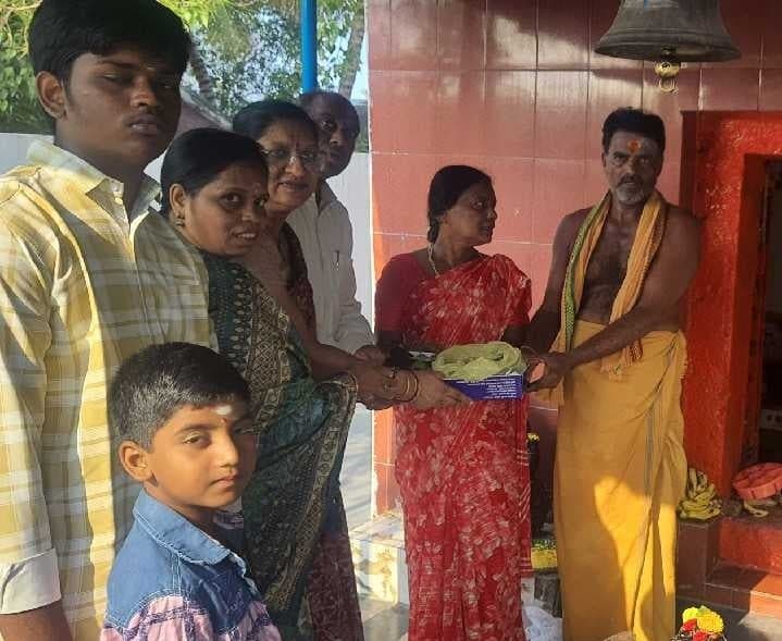 పార్వతి అమ్మవారికి చీర, సారె సమర్పణ - Udayam