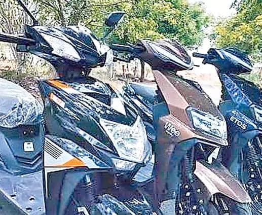 ఈవీ కొనేముందు ఇవి గమనించండి! - Udayam
