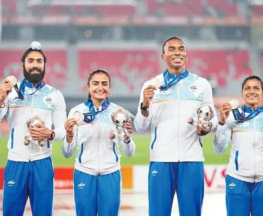 4×400 రిలేలో భారత్కు స్వర్ణం - Udayam