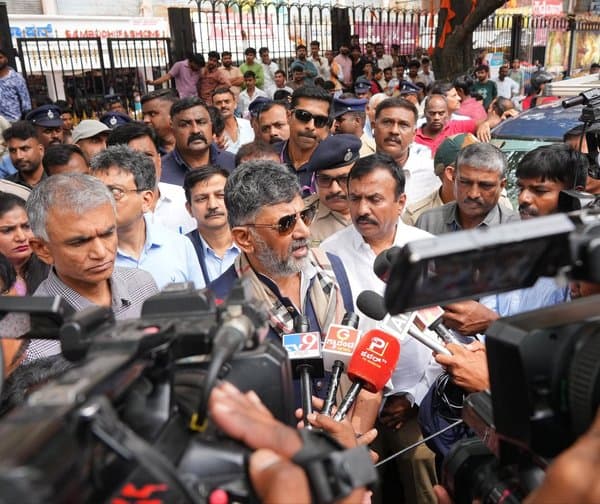 ఫుట్పాత్ల పునరుద్ధరణకు బెంగళూరు శ్రీకారం. - Udayam Digital