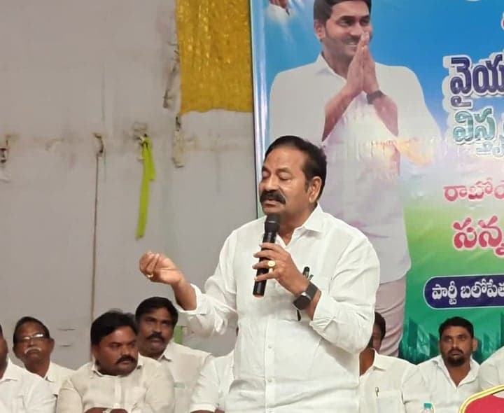 నిత్యావసర వస్తువుల ధరల పెరుగుదలపై బొల్లా విమర్శలు - Udayam