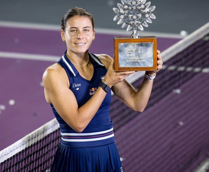 ఆరోగ్య సమస్యలతో ఎమ్మా నవరో విరామం - Udayam