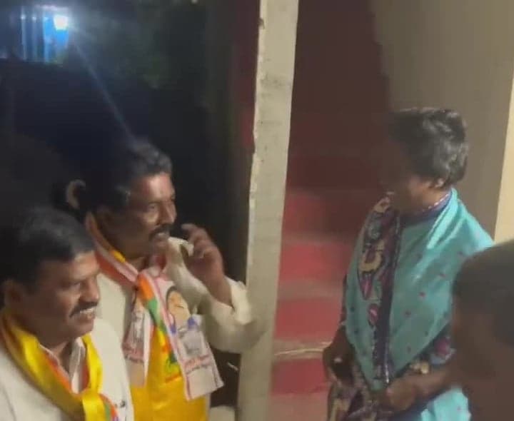 పెనుగంచిప్రోలులో MPTC అభ్యర్థి ప్రచారం - Udayam