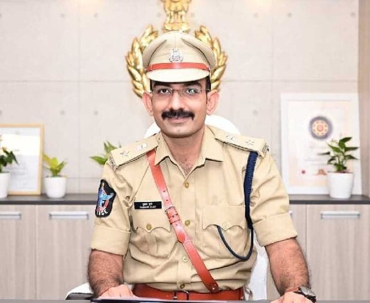 చిత్తూరులో పోలీస్ అధికారుల బదిలీలు - Udayam