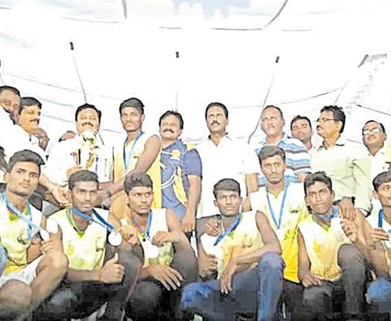 డీఎస్సీలో నకిలీ సర్టిఫికెట్ - Udayam