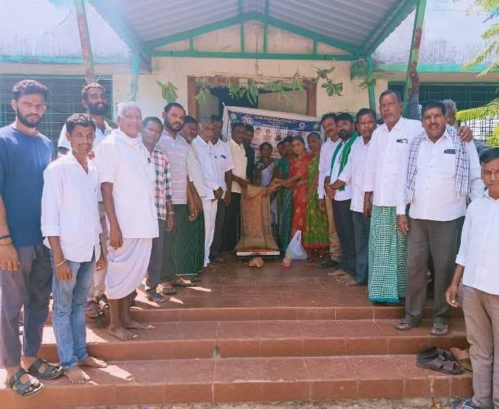 కట్కూర్లో ఐకేపీ కొనుగోలు కేంద్రం ప్రారంభం - Udayam