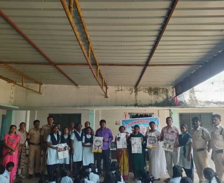 ఖానాపూర్లో విద్యార్థులకు అవగాహన సదస్సు - Udayam