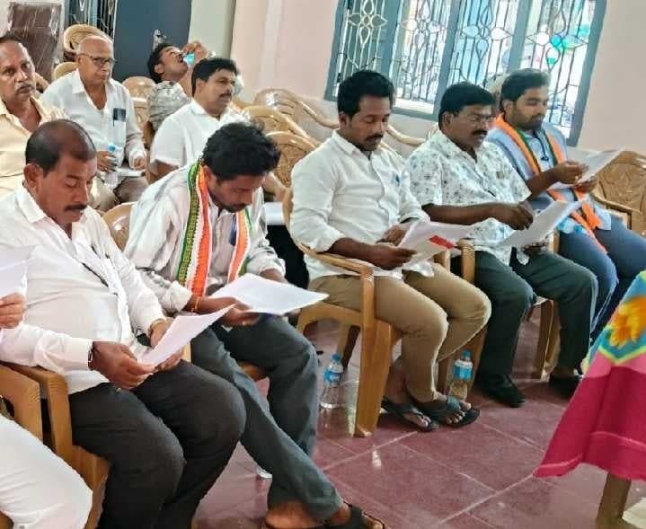 నాదెండ్లలో పోలింగ్ కేంద్రాలపై భేటీ - Udayam