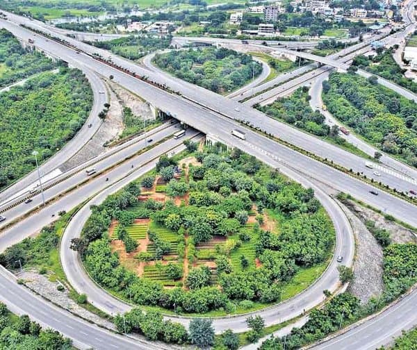 రాయదుర్గంలో భూముల రికార్డు ధర