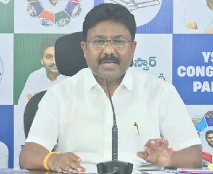 పోస్టులు అమ్ముకోలేదు: సురేష్ - Udayam