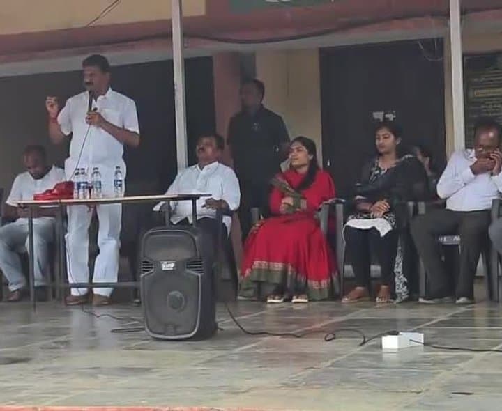 మొక్కల సంరక్షణకు మున్సిపల్ చైర్మన్ పిలుపు - Udayam
