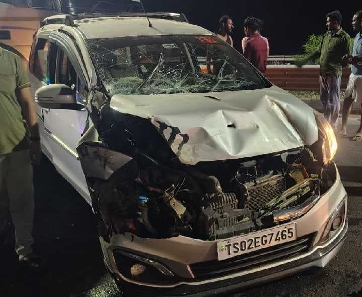 కుట్టి ఘాట్ వద్ద లారీ, కారు ఢీ - Udayam