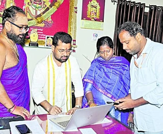 దసరాకు వీఐపీ టికెట్లు - Udayam