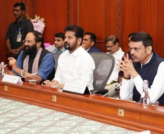 ముగిసిన రెండు రాష్ట్రాల సీఎంల భేటీ - Udayam