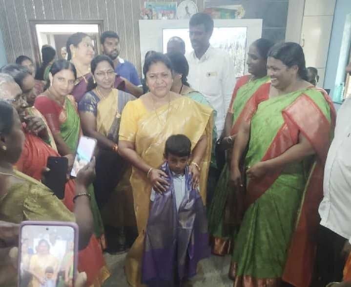బస్సు కోసం బాబు మరోసారి వినతి - Udayam