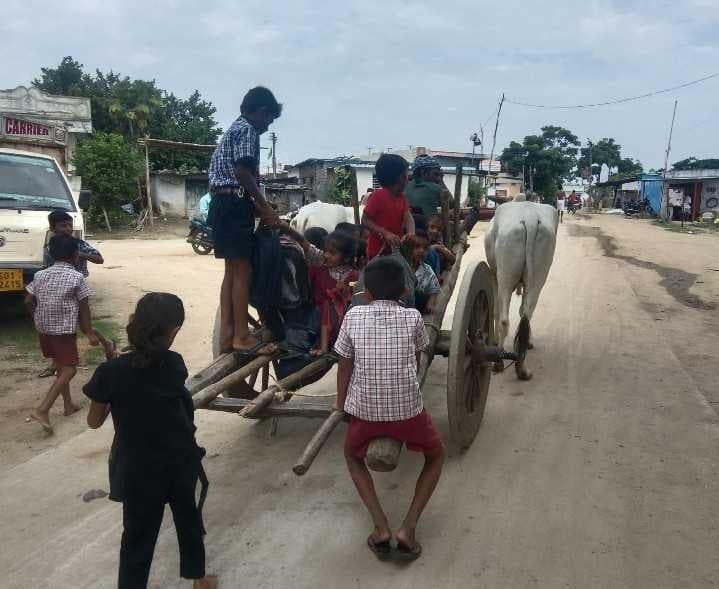 ఎడ్లబండే విద్యార్థులకు బస్సు - Udayam