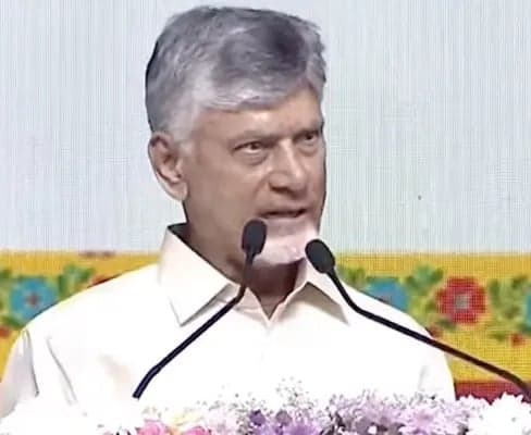 పేదలకు ఆస్తి హక్కు పత్రాలు - Udayam