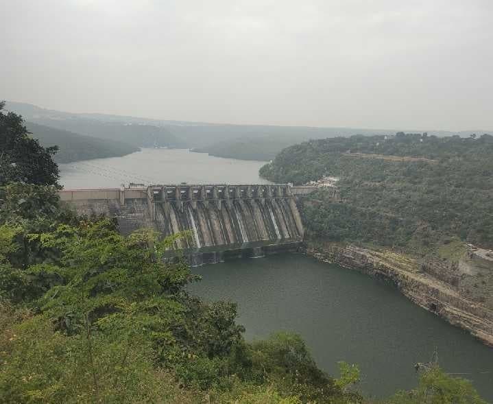 శ్రీశైలంలో 55.77 టీఎంసీల నీరు - Udayam