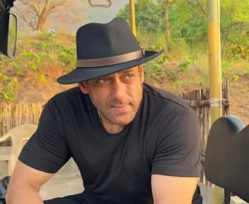 సిక్స్ప్యాక్ లేదు.. వర్క్ ఇన్ ప్రోగ్రెస్: సల్మాన్ ఖాన్ - Udayam