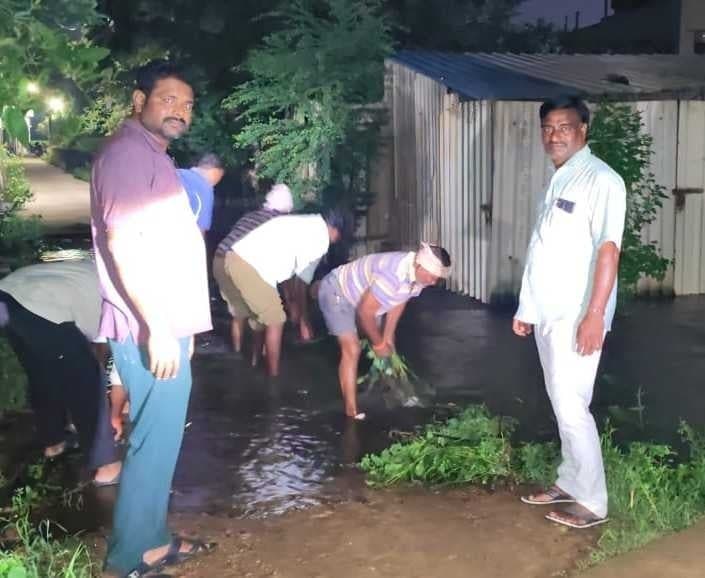 బుద్ధవరంలో ప్రవాహంపై అధికారుల నిఘా - Udayam
