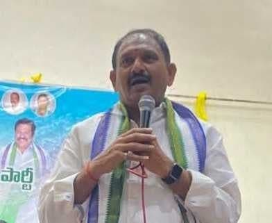 భారీ వర్షాలతో వైసీపీ సమావేశం వాయిదా - Udayam