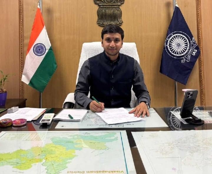 పాడేరులో ప్రచార వాహనాలకు అనుమతి తప్పనిసరి - Udayam