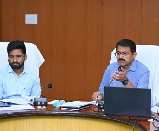 ప్రజల ఆర్జీలను త్వరితగతిన పరిష్కరించాలి - Udayam