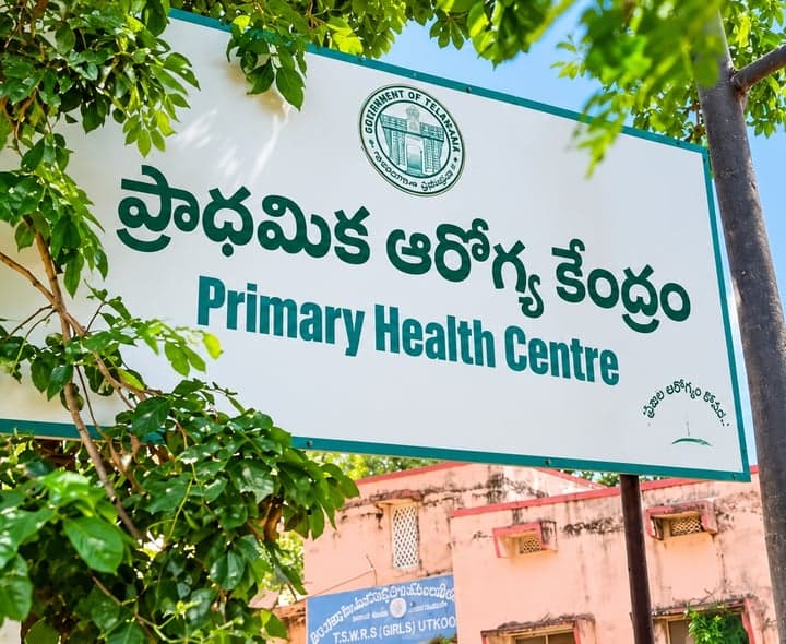 ఊట్కూర్లో రోడ్డుపై వైద్య వ్యర్థాలు - Udayam