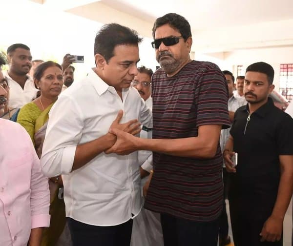 అశ్విన్ రావు కుటుంబాన్ని పరామర్శించిన కేటీఆర్ - Udayam Digital