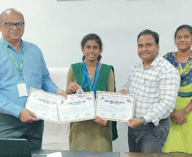 పెనుమంట్ర విద్యార్థినికి రాష్ట్ర స్థాయి పోటీలకు అవకాశం - Udayam