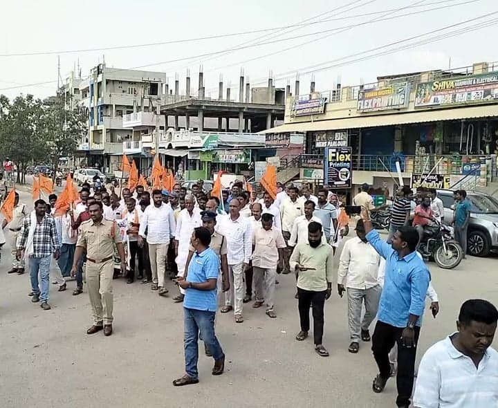 నిరంతర విద్యుత్ కోసం రైతుల బైక్ ర్యాలీ - Udayam