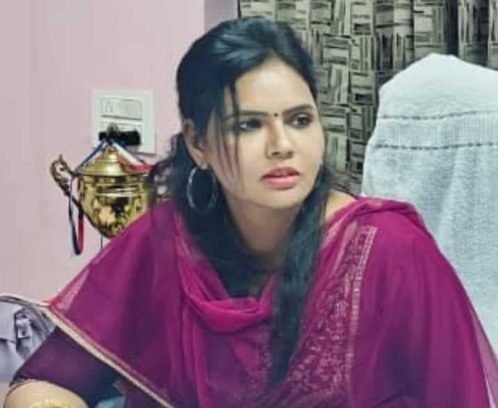 కృష్ణా జడ్పీ సీఈవో అరుణ బదిలీ - Udayam