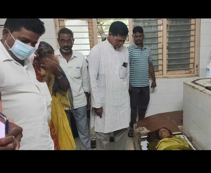 పిడుగుపాటుకు మృతురాలి కుటుంబానికి పరామర్శ - Udayam
