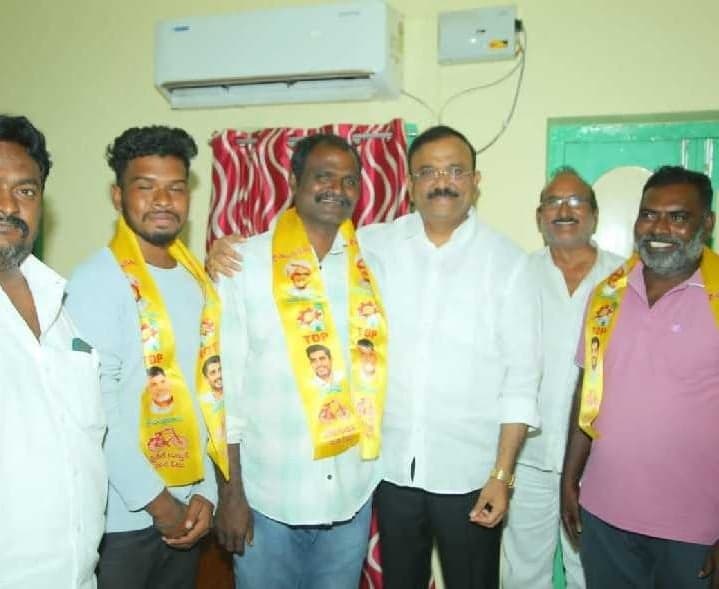 గురజాలలో టీడీపీలోకి వైసీపీ నేతలు - Udayam
