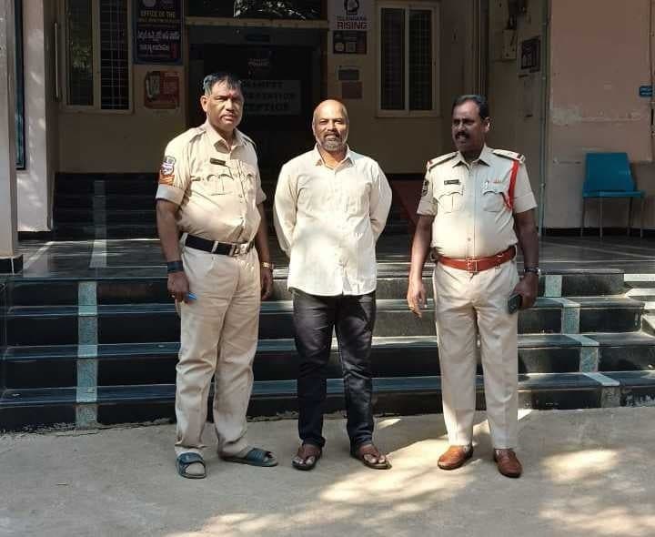 సీఎం ఇంటి ముట్టడికి ముందు ఉద్యమకారుల అరెస్టు - Udayam