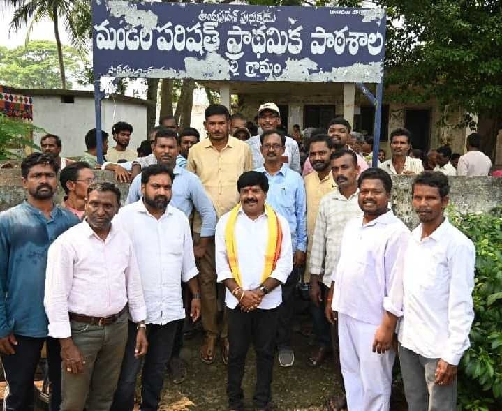 చాకిపల్లిలో కొత్త పాఠశాల భవనానికి మంజూరు - Udayam