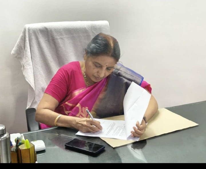పిట్టలవానిపాలెం ప్రత్యేక అధికారిగా విజయలక్ష్మి - Udayam