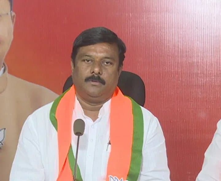 ఫీజు రీయింబర్స్మెంట్ కోసం 24, 25న బీజేపీ దీక్ష - Udayam