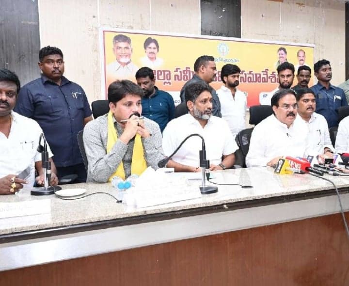 రహదారుల మరమ్మతులకు నాదెండ్లకు ఎమ్మెల్యే విజ్ఞప్తి - Udayam