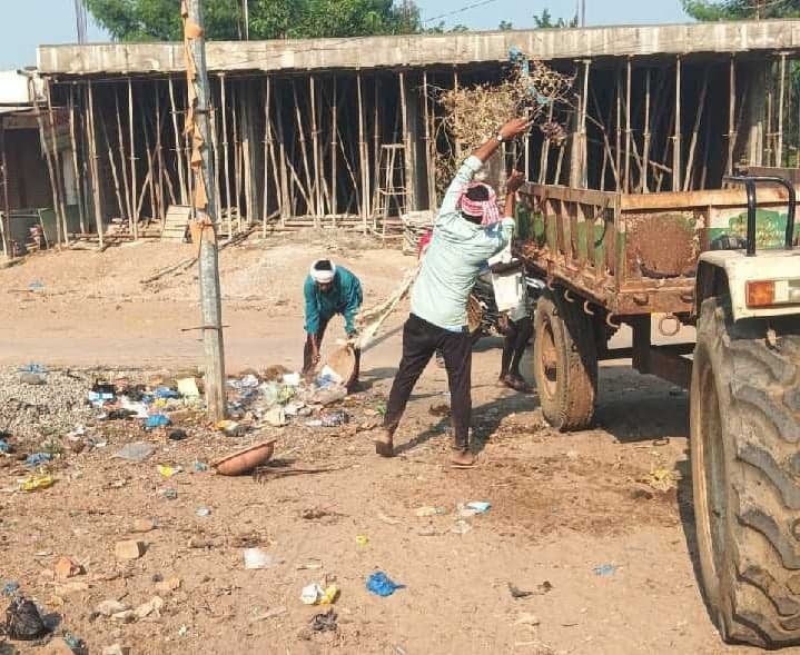 బెజ్జూర్లో ముమ్మరంగా పారిశుద్ధ్య పనులు - Udayam