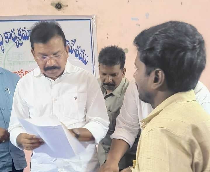 అర్కండ్ల అభివృద్ధికి నిధులకై వినతి - Udayam